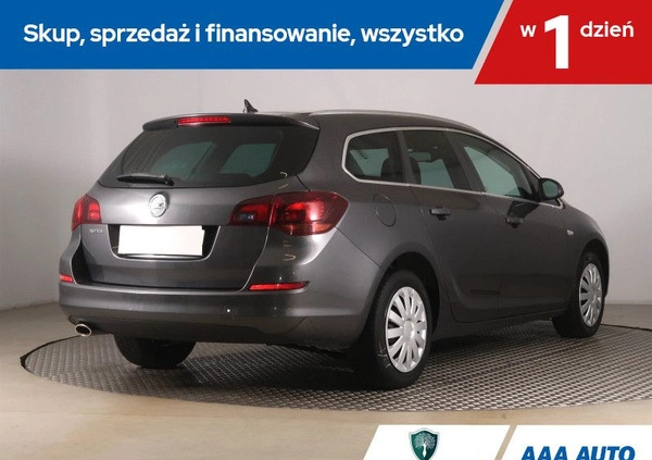 Opel Astra cena 34000 przebieg: 107733, rok produkcji 2011 z Głogów Małopolski małe 232